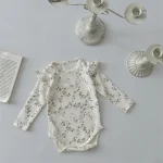 【66-90cm】花柄 帽子付き ロンパース  ＋ ボトムス - 画像 (3)