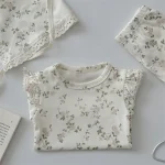 【66-90cm】花柄 帽子付き ロンパース  ＋ ボトムス - 画像 (4)