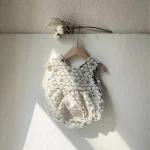 【66-90cm】 花模様 ロンパース - 画像 (2)