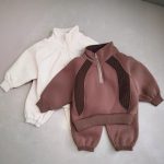 【73-120cm】シンプル スタンドネック トレーナー+パンツ セットアップ - 画像 (4)