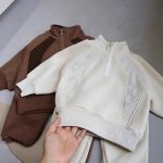 【73-120cm】シンプル スタンドネック トレーナー+パンツ セットアップ - 画像 (3)