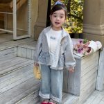 【90-150cm】アウター or デニムパンツ 女の子 刺繍 フリルデザイン - 画像 (4)