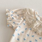 【66-90cm】セットアップ Tシャツ＆サロペットロンパース 総柄蝶結び - 画像 (7)