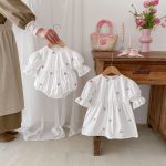 【66-110cm】ロンパースorワンピース フラワー柄 ホワイト 姉妹服 - 画像 (3)