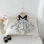 【66-90cm】キャミロンパース ブラック花 可愛い ベビー服 - 画像 (8)