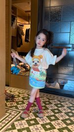 【90-150cm】半袖Ｔシャツ or スカート 女の子 犬柄 落書き - 画像 (2)