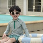 【90-140cm】水着 ハーフジップ ボーダー柄 スイムウェア - 画像 (2)