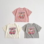 【80-130cm】半袖Tシャツ アニマル ファミリーがバスで冒険 - 画像 (4)