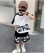 【120‐150cm】セットアップ 男の子 韓国系 カジュアル 配色 アルファベット 半袖 Tシャツ＋ショートパンツ - 画像 (6)