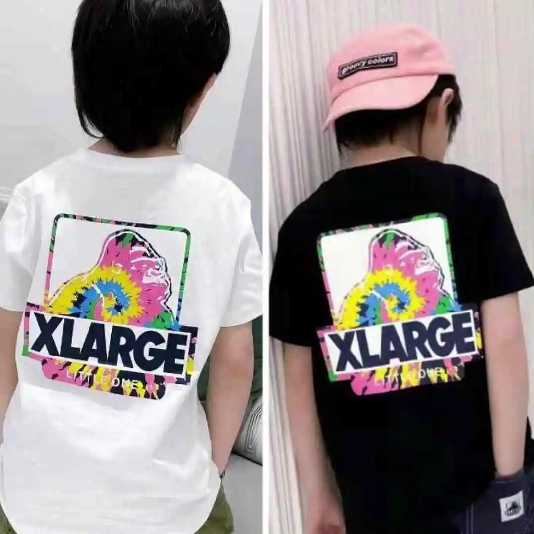 タイダイ柄のXLARGE子供向けTシャツ - 白と黒、カジュアルスタイル