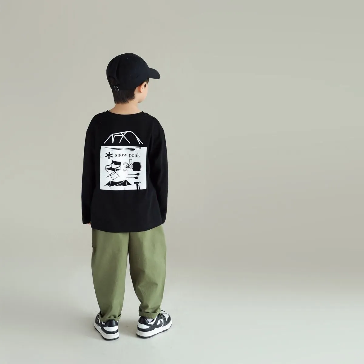 ブラック