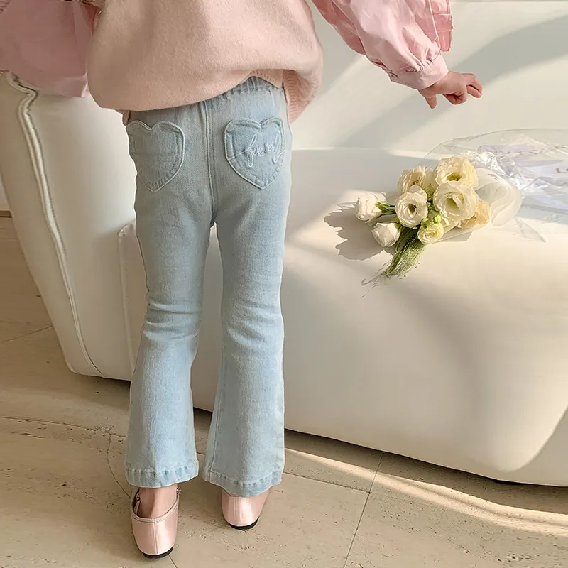 ブルー