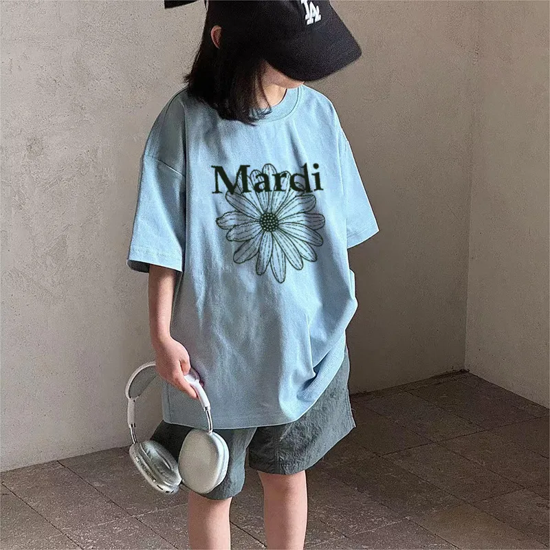ブルー