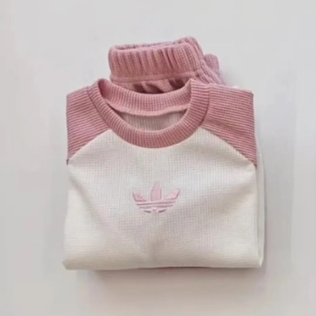 ピンク