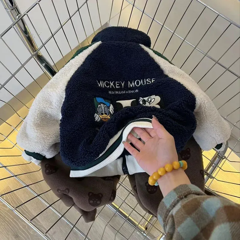 ネイビー