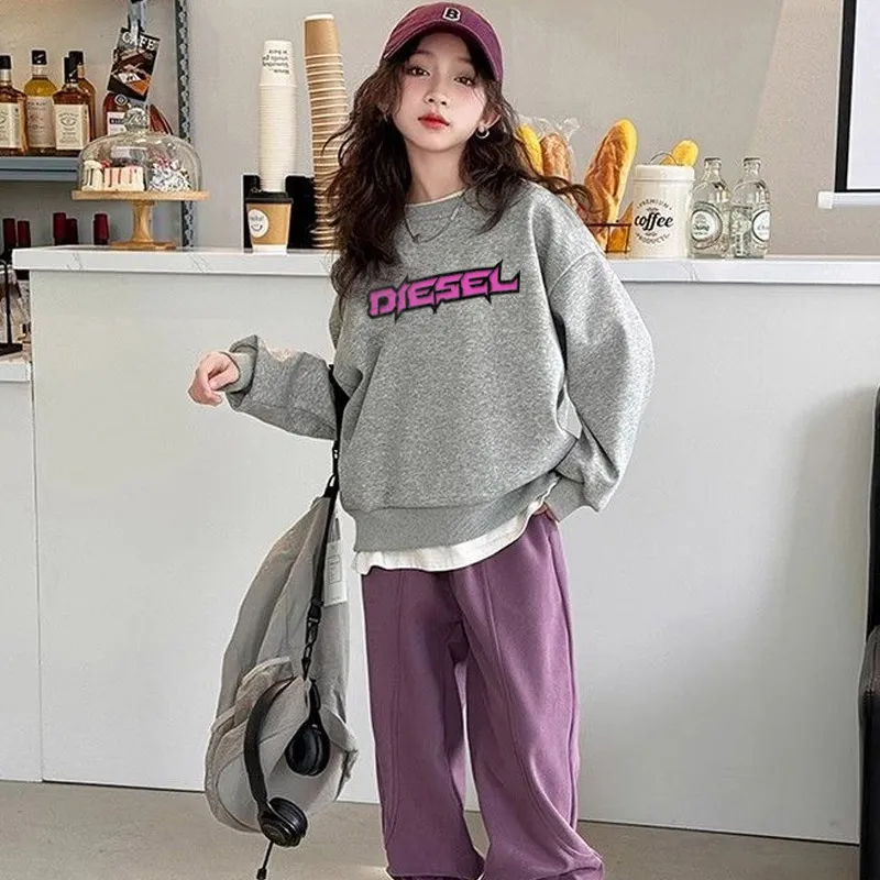 グレー