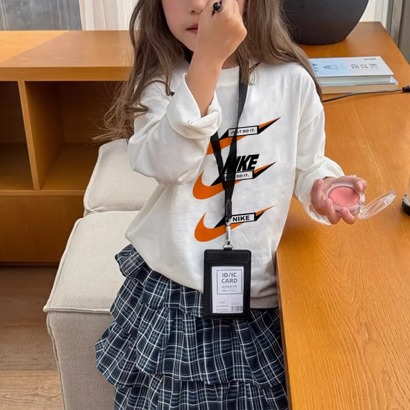 ホワイト