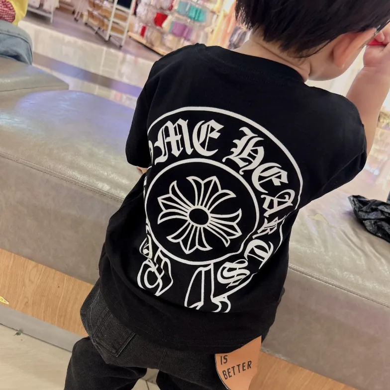 ブラック