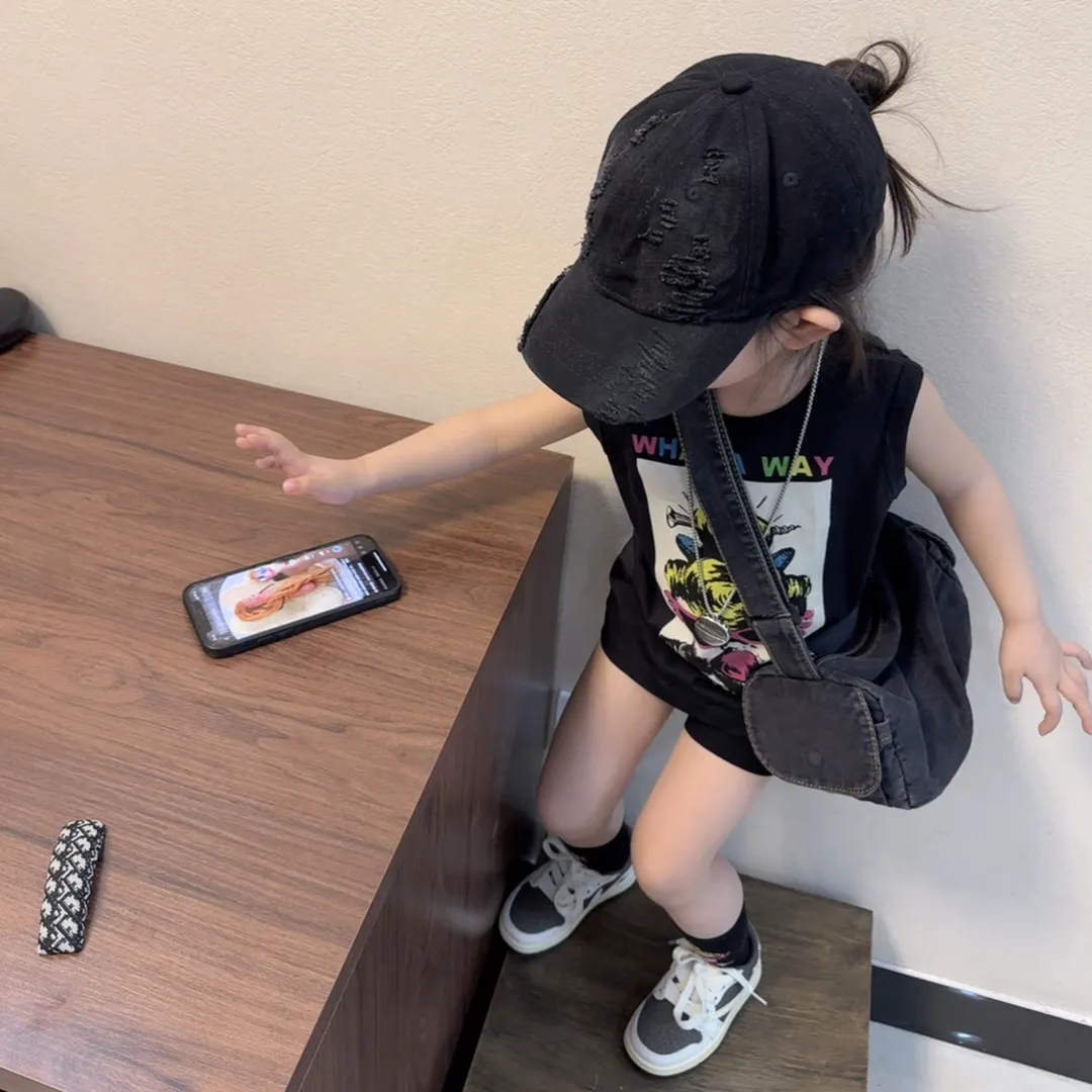 ブラック