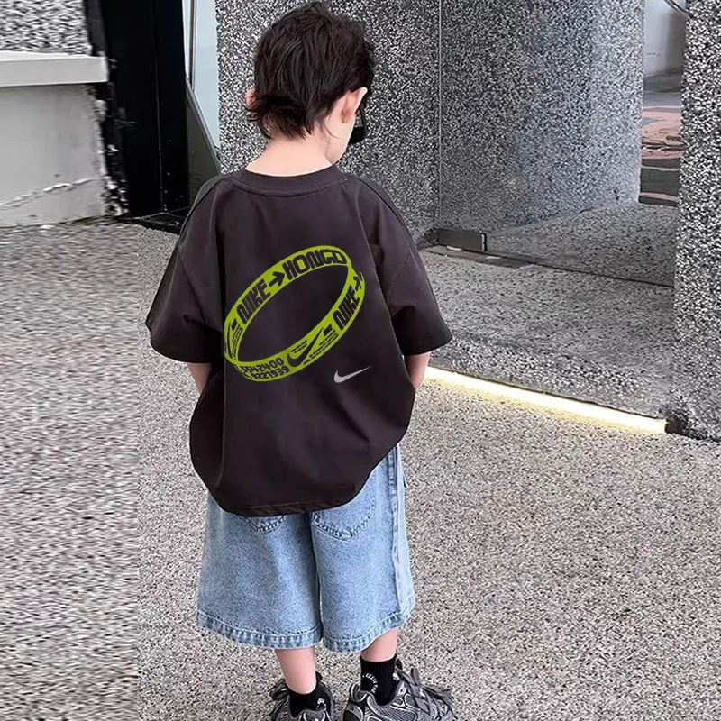 ダークグレー