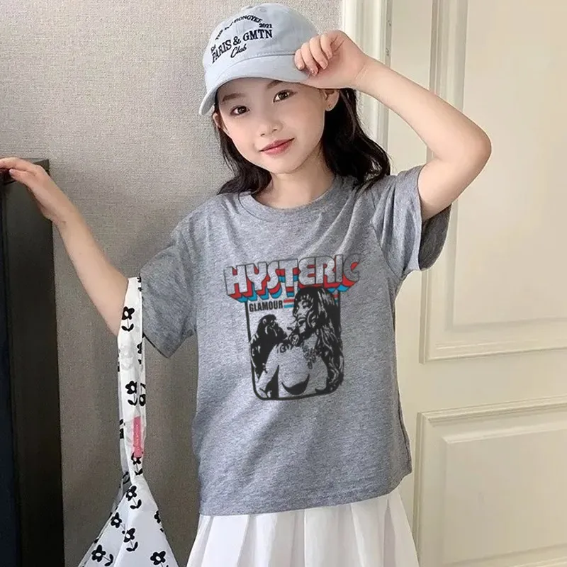 グレー