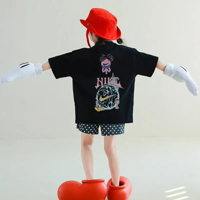 ブラック