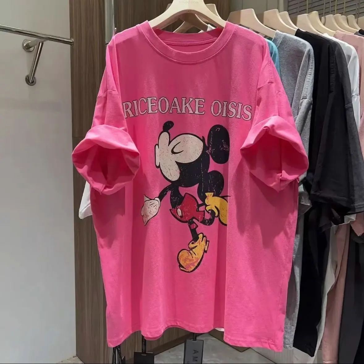 ピンク