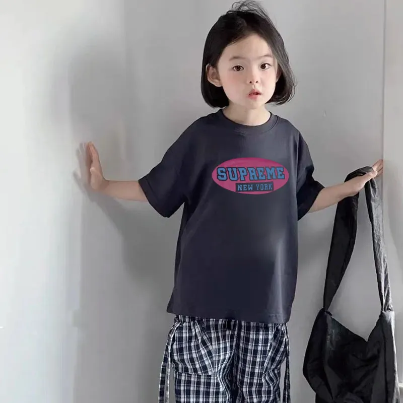 ダークグレー